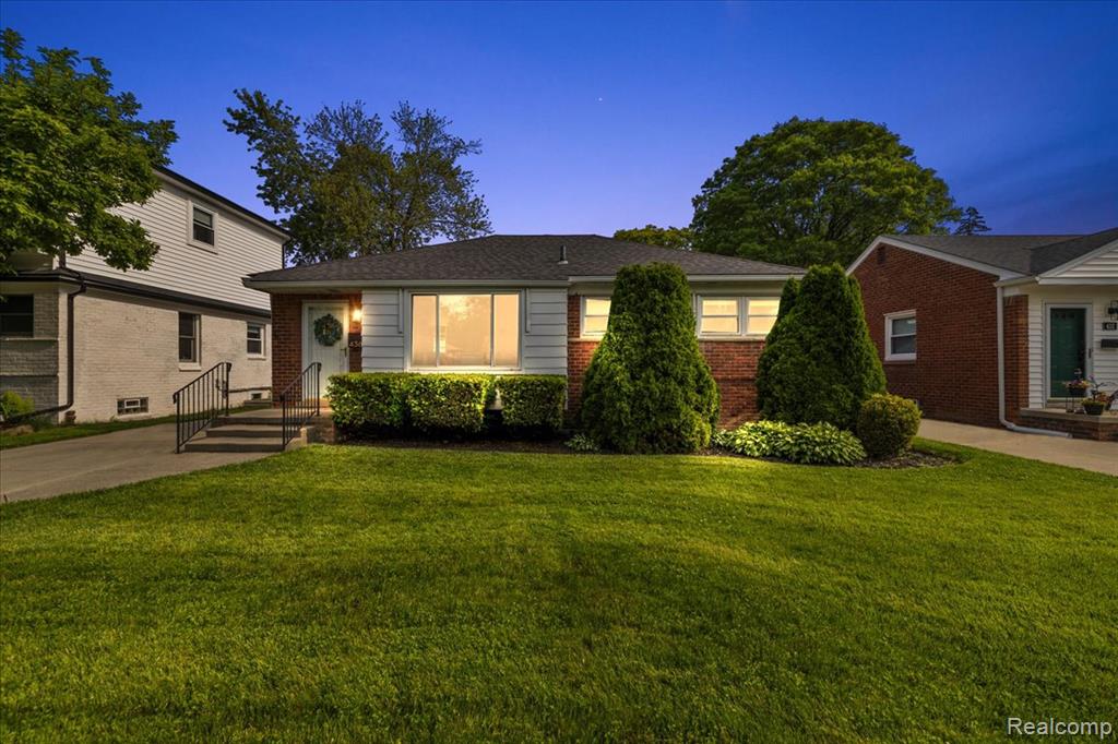 436 W Sunnybrook Drive, Royal Oak, MI 48073 — Photo 2