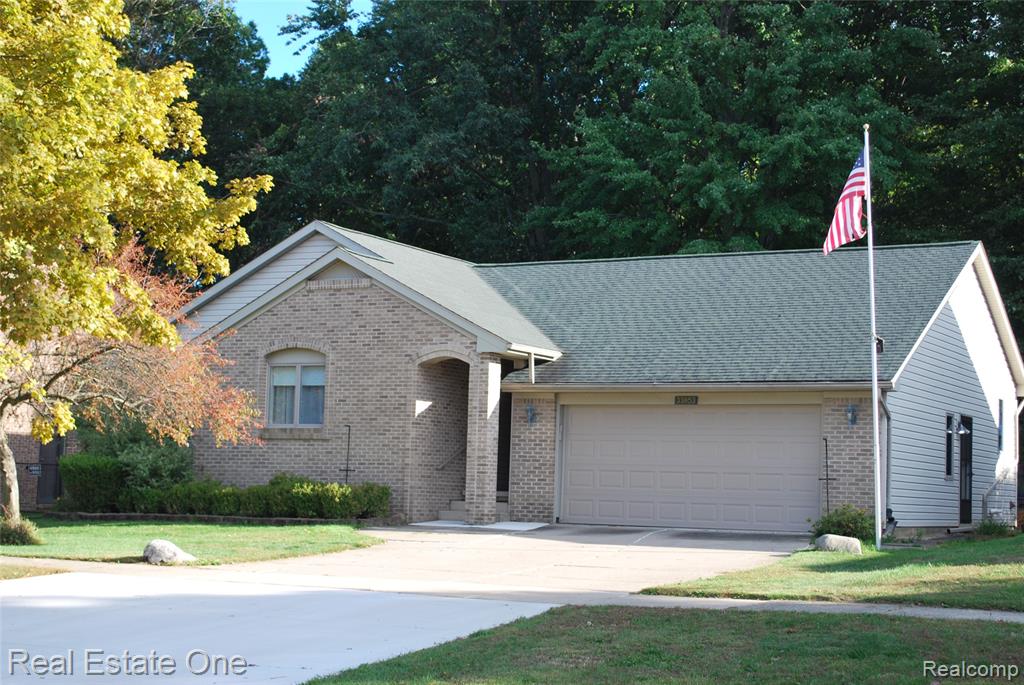 33853 Avondale Street, Westland, MI 48186