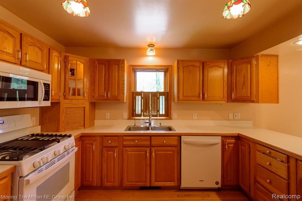 49335 WEAR Road, Belleville, MI 48111 — Photo 16