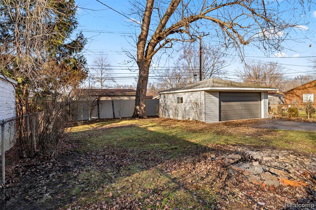 9319 Merriman Road, Livonia, MI 48150 — Photo 35