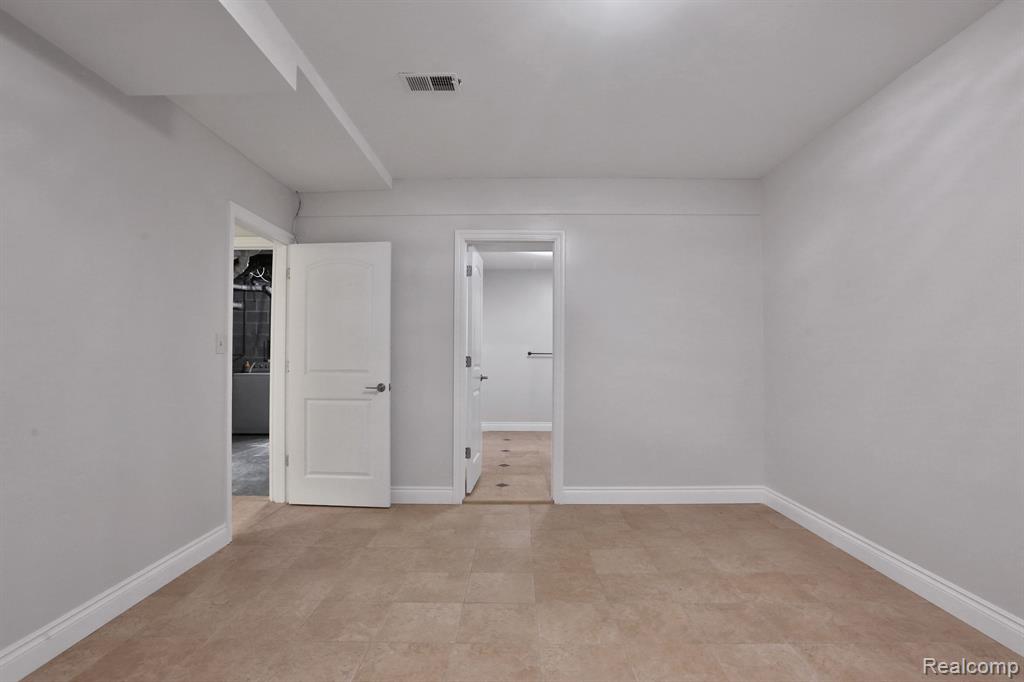 53201 MARANATHA Lane, Wixom, MI 48393 — Photo 28