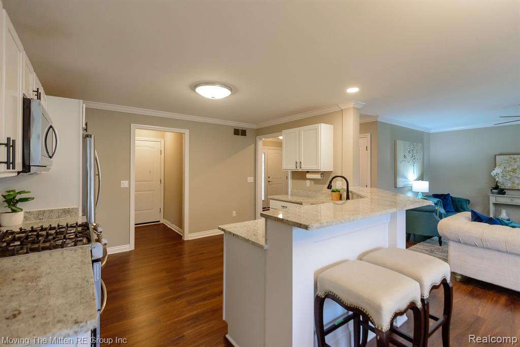 13656 Cambridge Court, Van Buren, MI 48111 — Photo 11