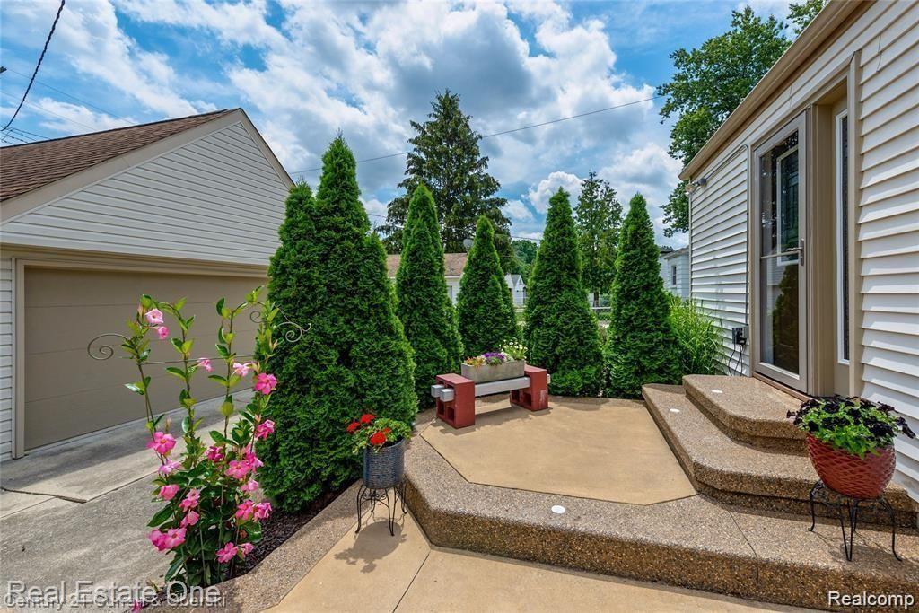 710 N VERMONT Avenue, Royal Oak, MI 48067 — Photo 32