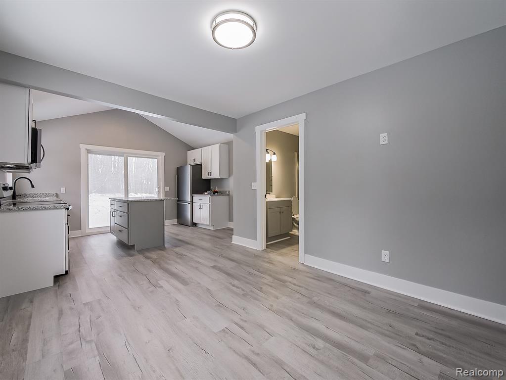 445 Granda Vista Drive, Milford, MI 48380 — Photo 4