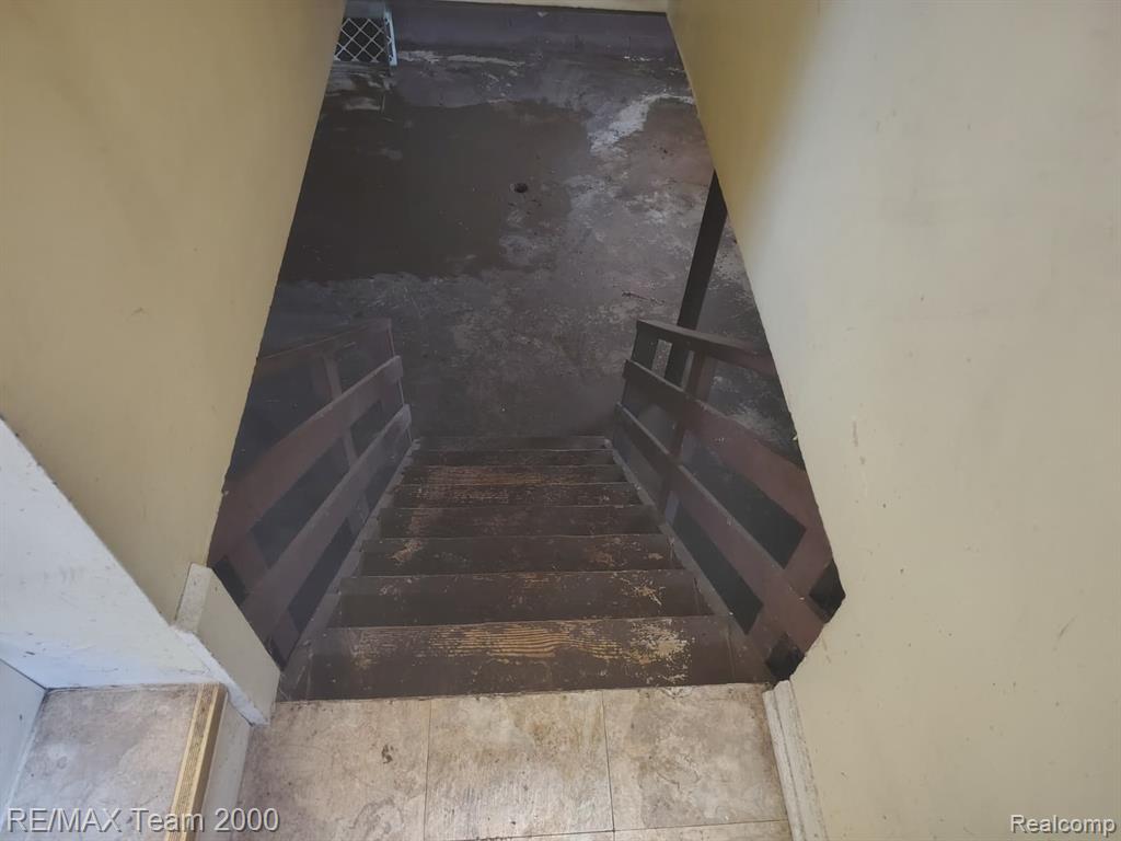 18330 Warwick Street, Detroit, MI 48219 — Photo 24