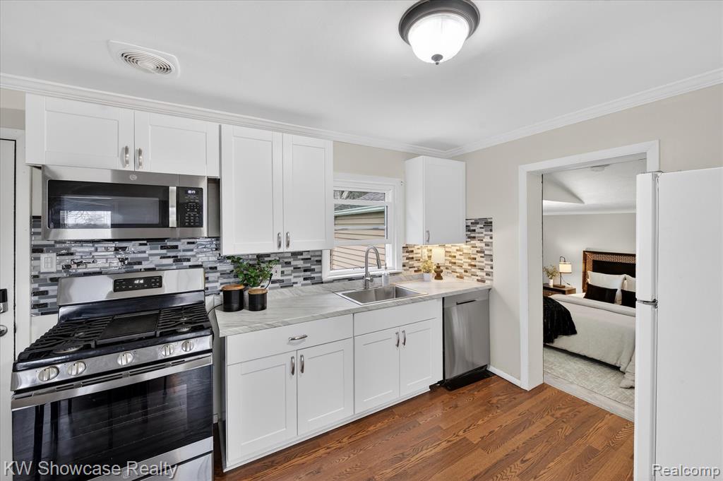 901 N Hix Road, Westland, MI — Photo 10