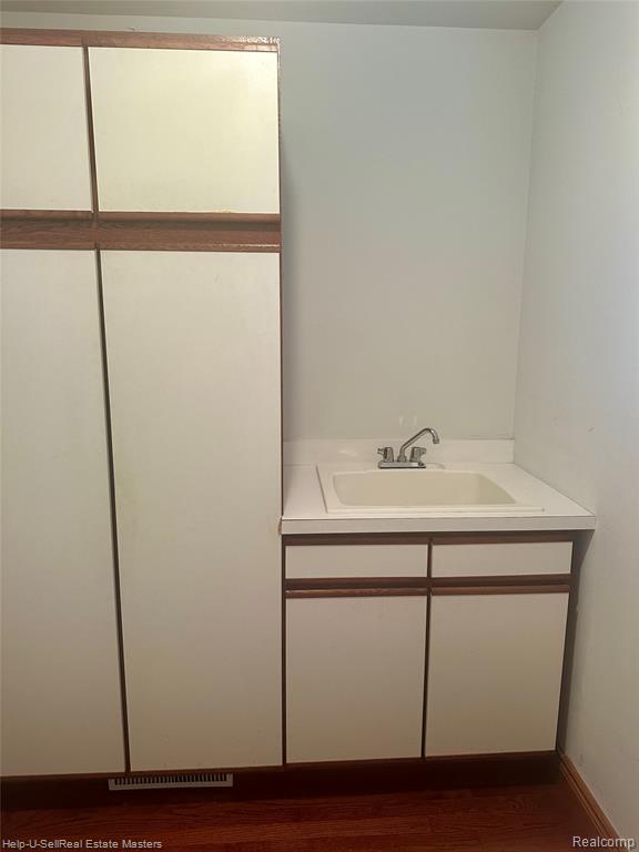 3120 Aberdeen Court, Port Huron, MI 48060 — Photo 38