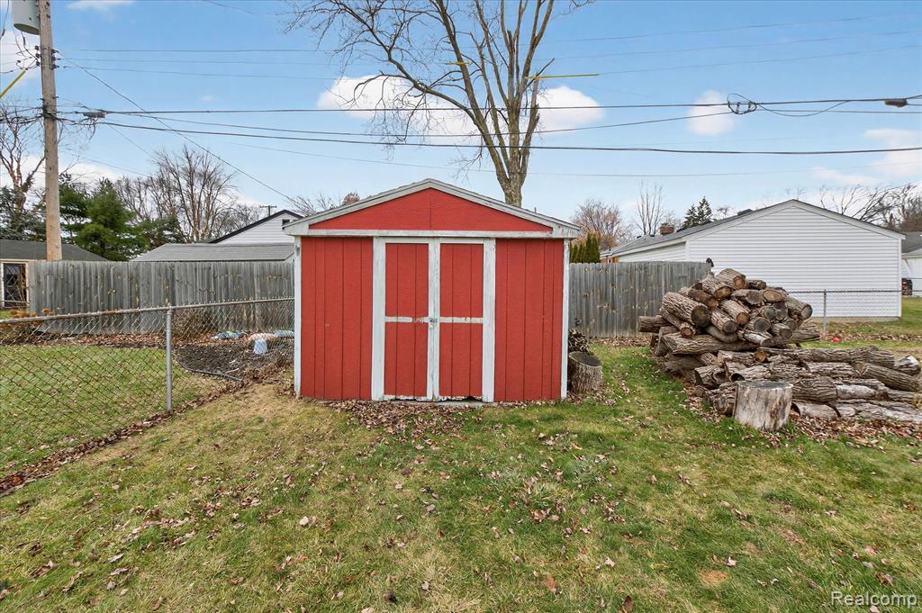 9619 Mayfield Street, Livonia, MI 48150 — Photo 33
