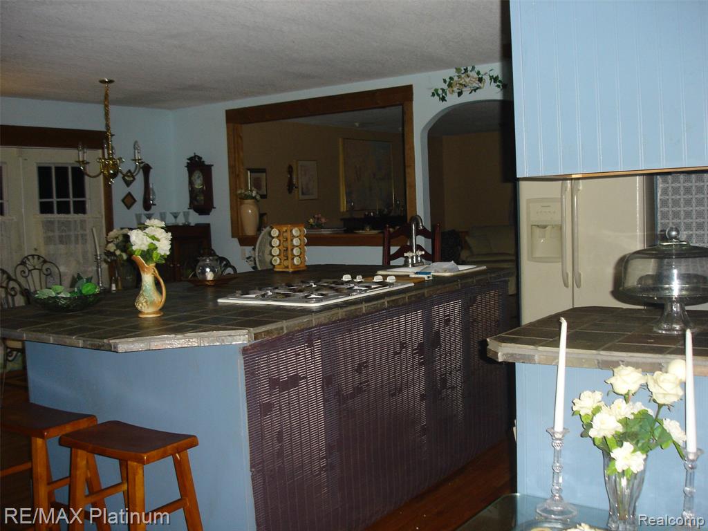 601 HOLLY BUSH DRIVE, Holly, MI 48442 — Photo 2
