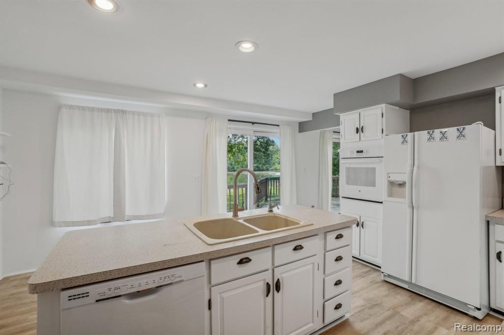 6755 WELLESLEY, Clarkston, MI — Photo 27