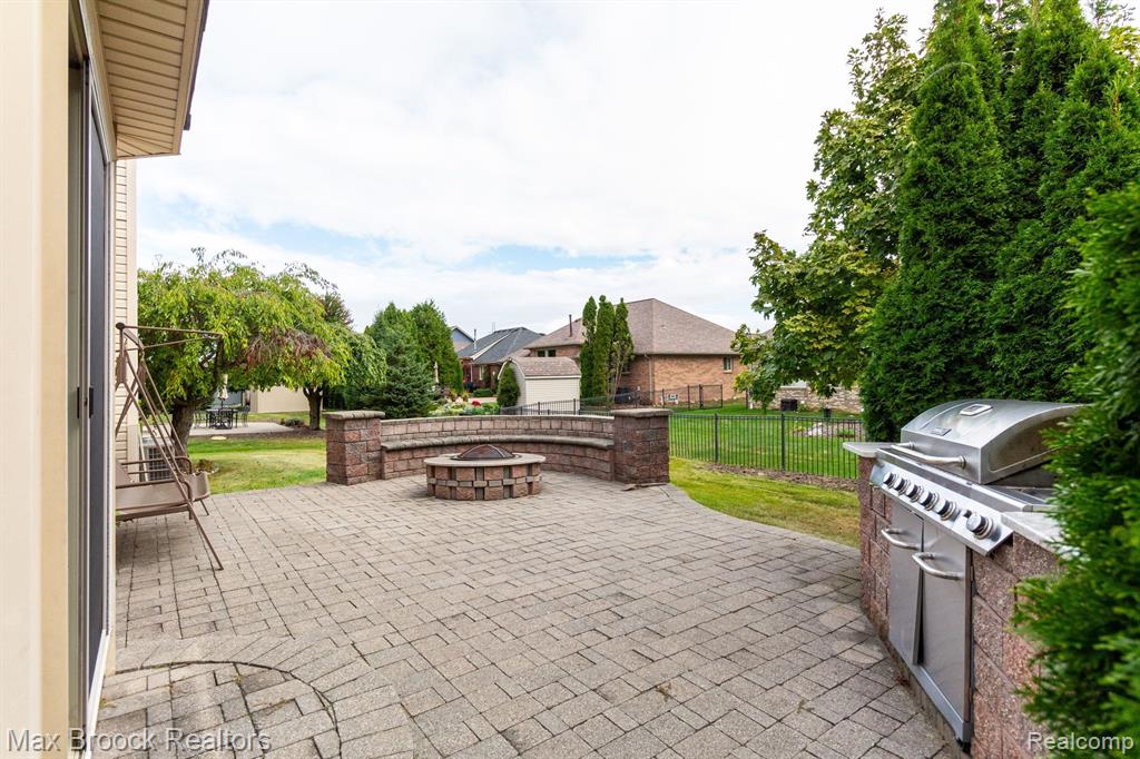 50592 MURRAY Drive, Macomb, MI 48044 — Photo 45