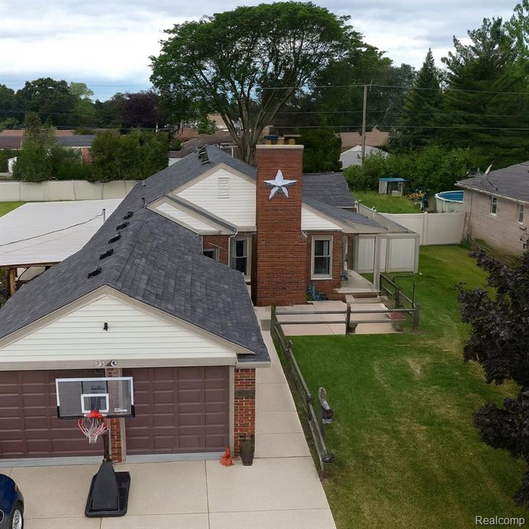 8949 Roslyn Street, Livonia, MI 48150 — front exterior