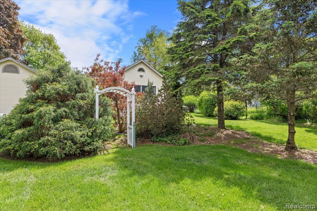 91 Dennison Street, Oxford, MI 48371 — Photo 33