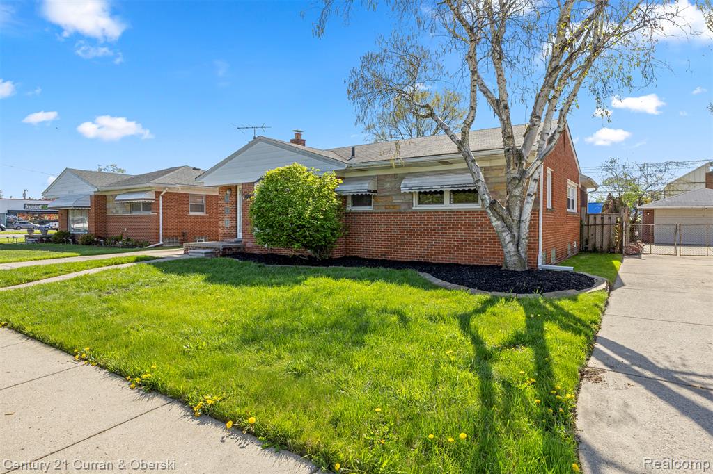 8821 Royal Grand, Redford, MI 48239 — Photo 3