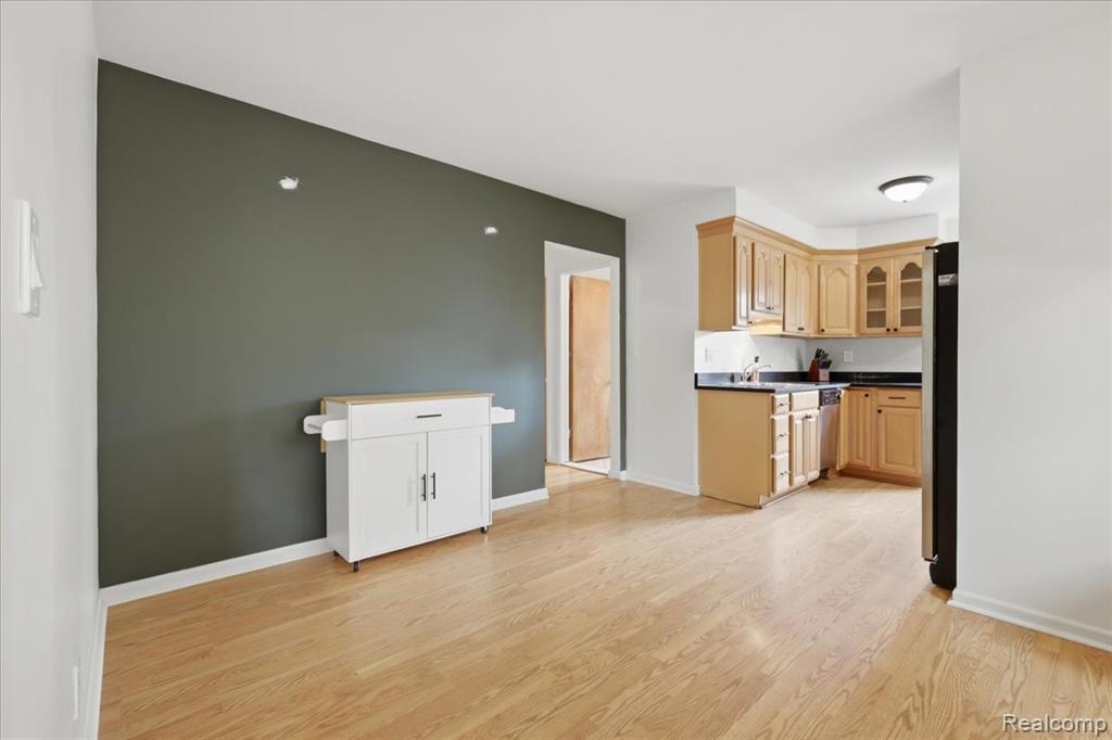 28146 Park Court, Madison Heights, MI 48071 — Photo 12