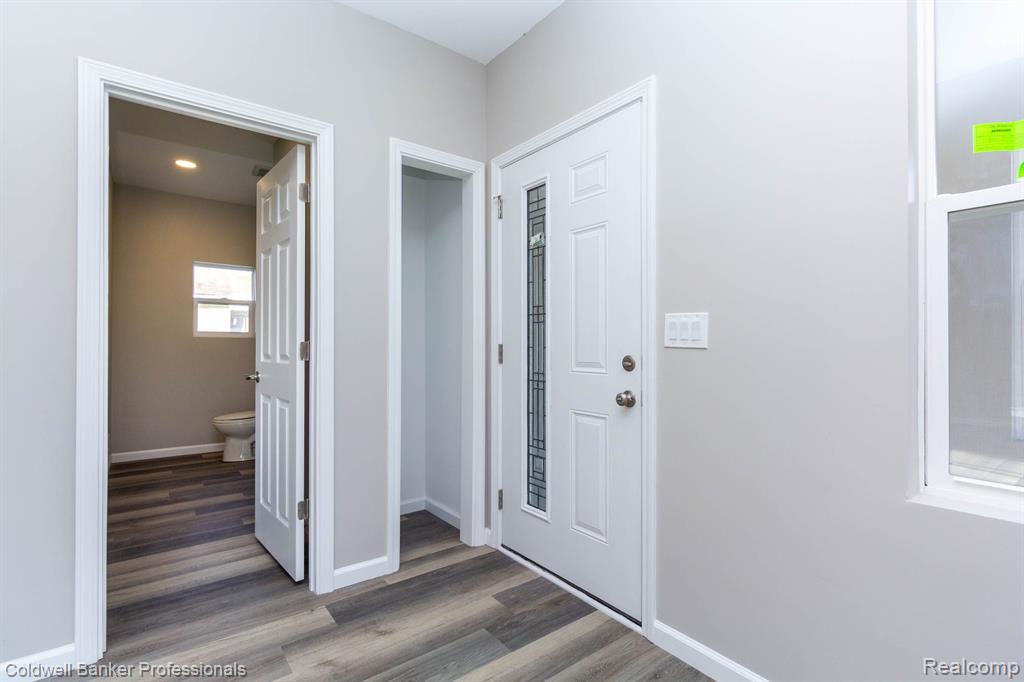 8237 PACKARD Avenue, Warren, MI 48089 — Photo 6