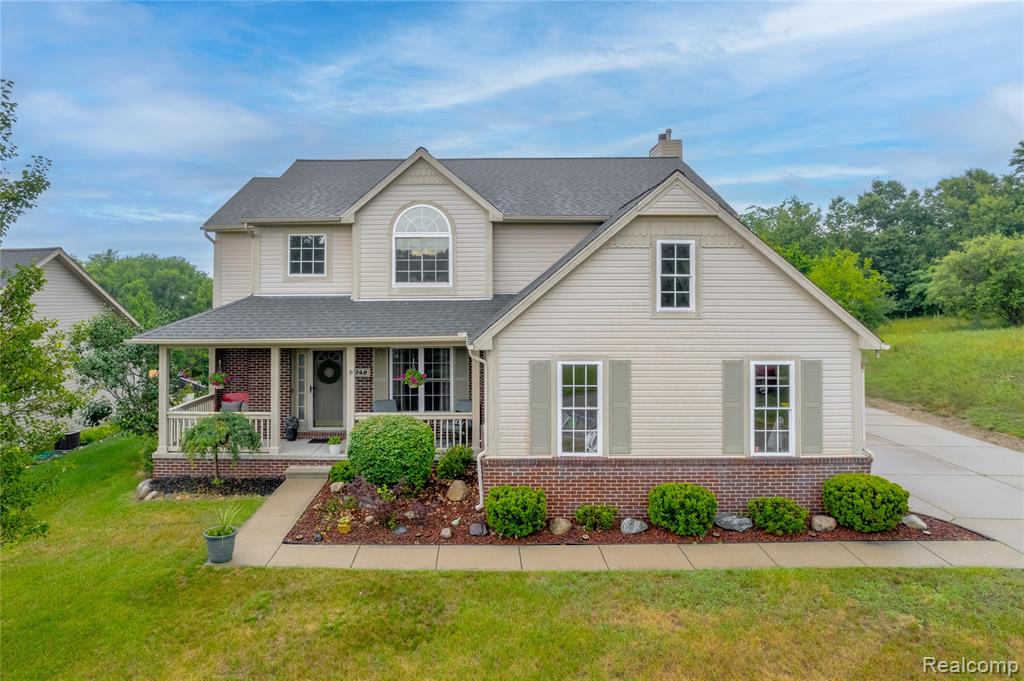 742 Maple Tree Drive, Fenton, MI 48430 — Photo 2