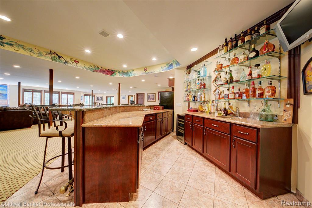 4546 Forest Edge Lane, West Bloomfield, MI 48323 — Photo 71
