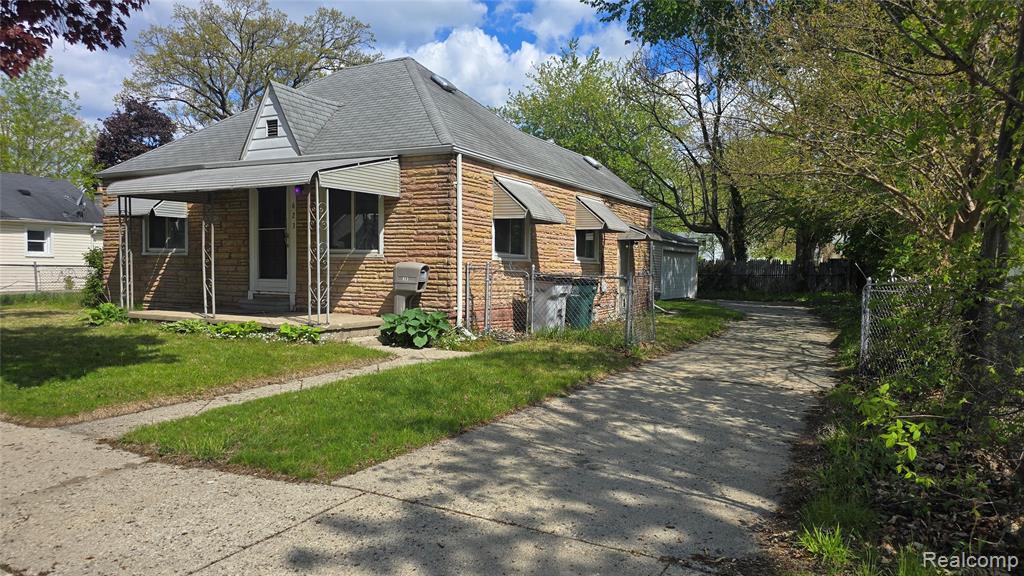 623 E Elza Avenue, Hazel Park, MI 48030 — Photo 2