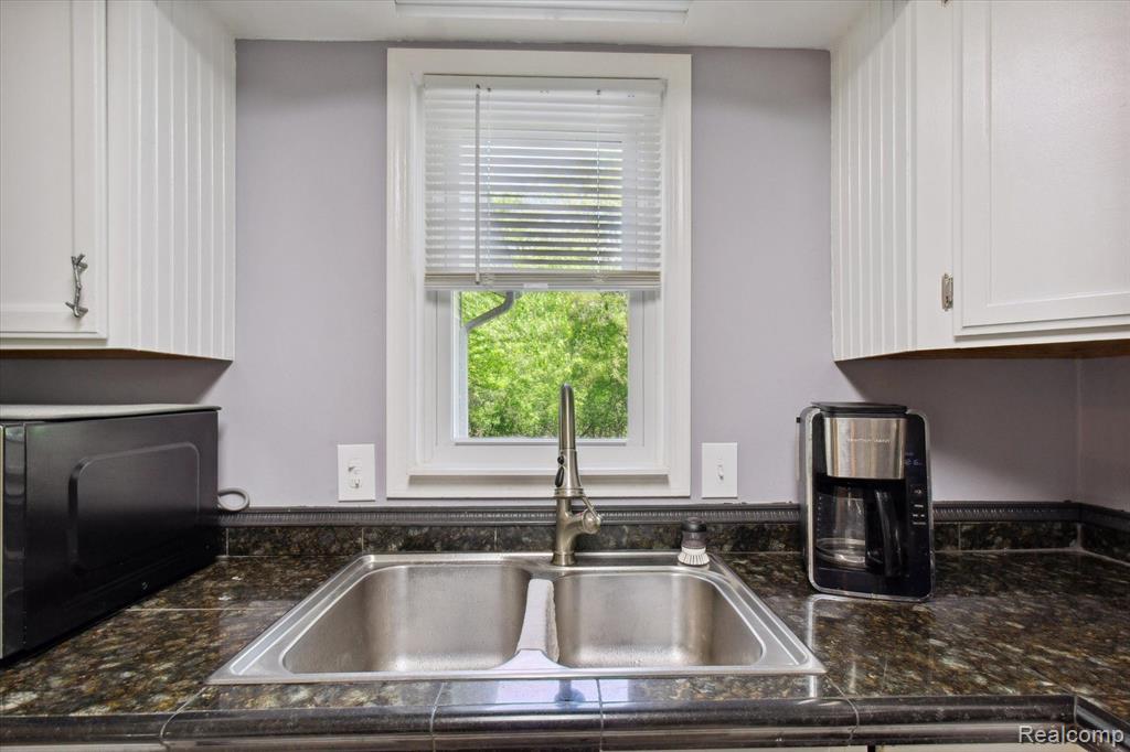 898 ROWLAND Road, Leonard, MI 48367 — Photo 20
