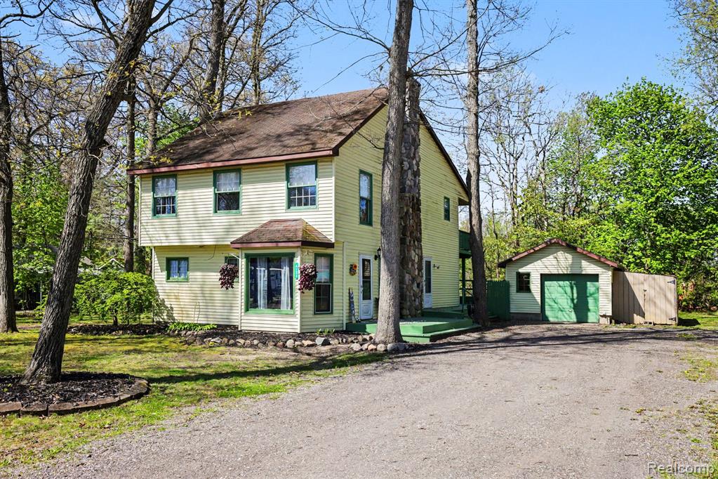 4725 Hickory Drive, Highland, MI 48356