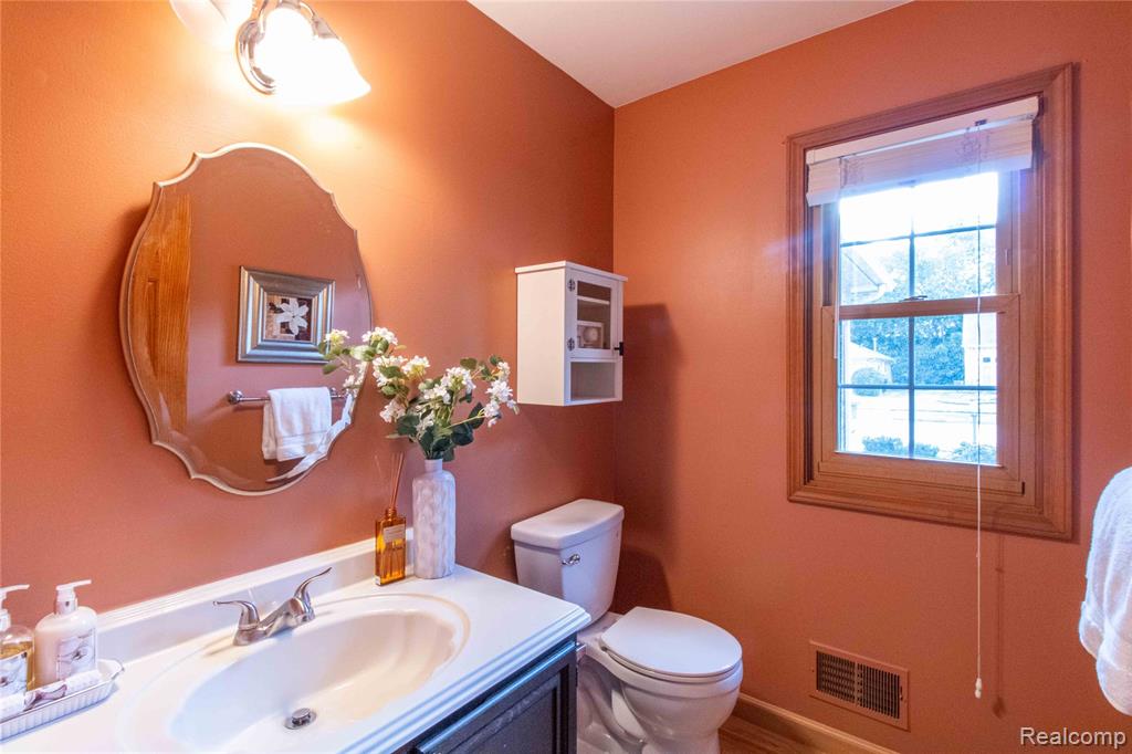 40216 Denbigh Drive, Sterling Heights, MI 48310 — Photo 20