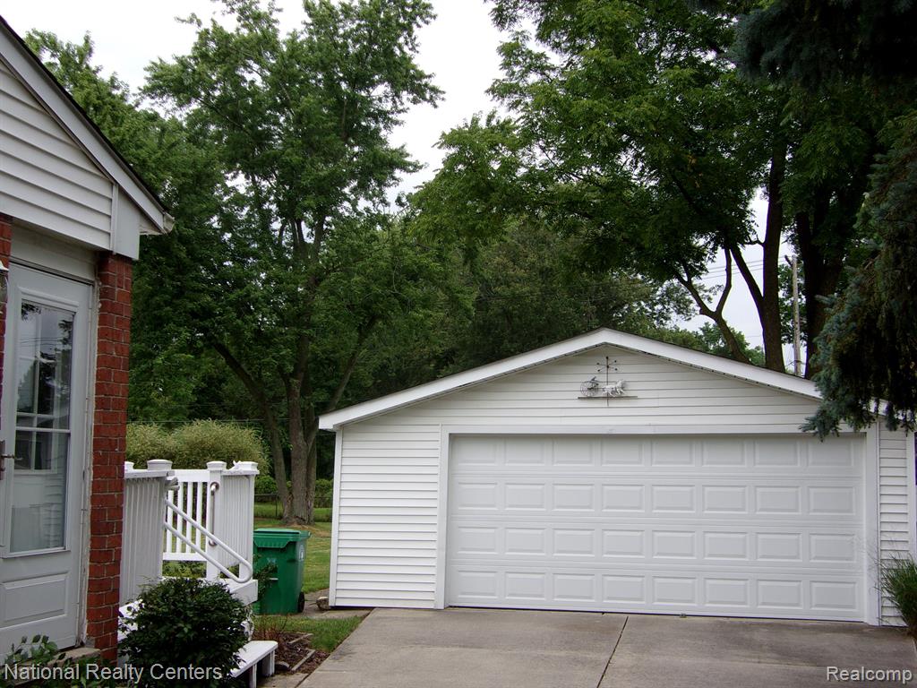 5856 HENRY RUFF Road, Garden City, MI — Photo 5