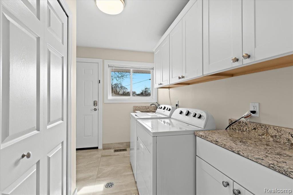 41099 Malott, Novi, MI — Photo 14