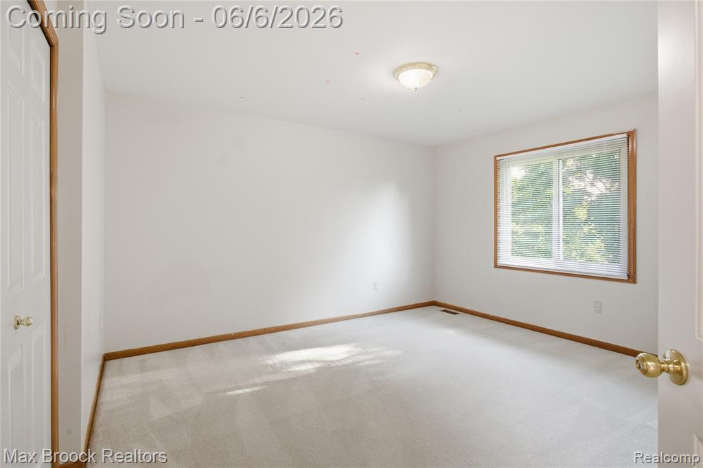 46547 Glen Eagle Drive, Utica, MI 48315 — Photo 39