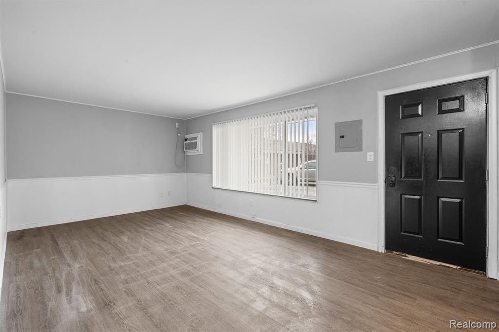 4415 S Crooks, Royal Oak, MI 48073 — Photo 2