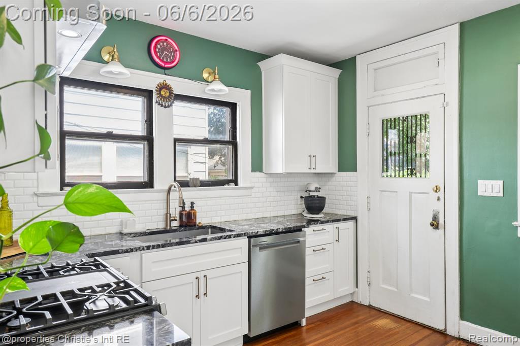 2239 Atkinson Street, Detroit, MI 48206 — Photo 13