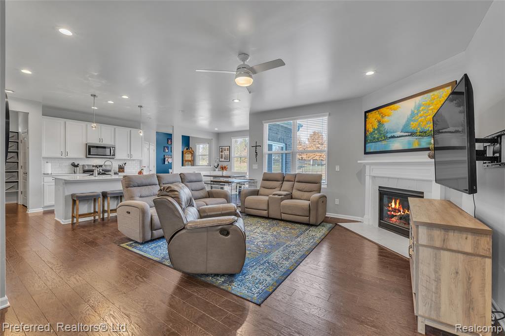 49720 Shoreline Drive, Canton, MI 48187 — Photo 12