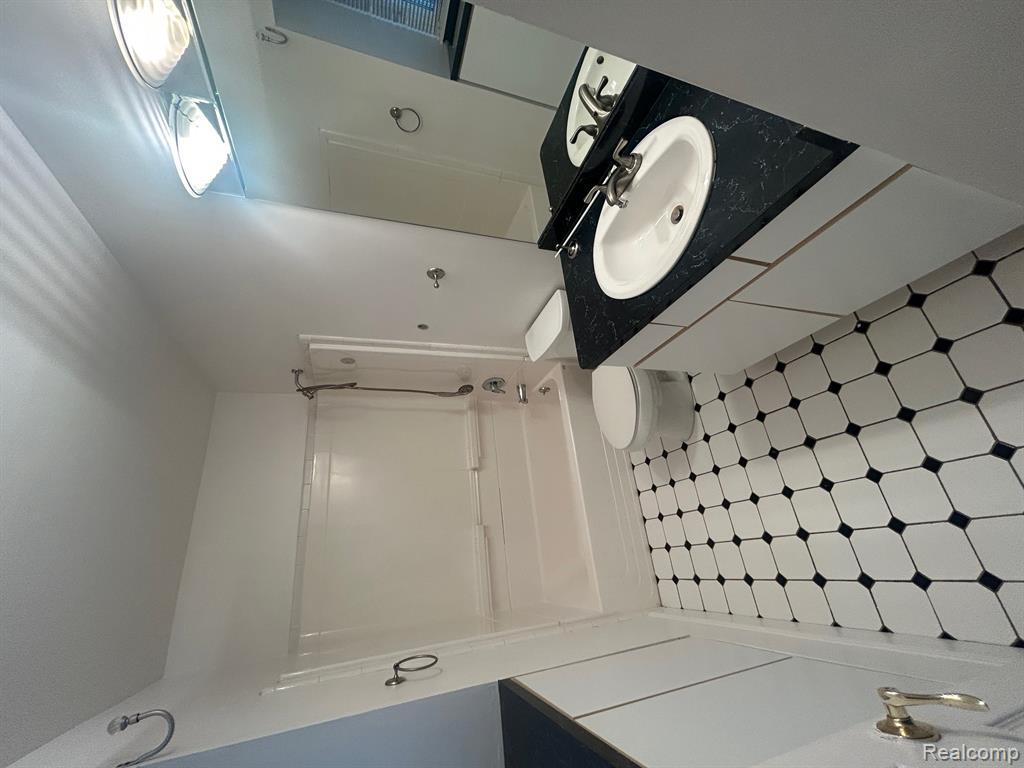 41168 N WOODBURY GREEN, Belleville, MI 48111 — Photo 9