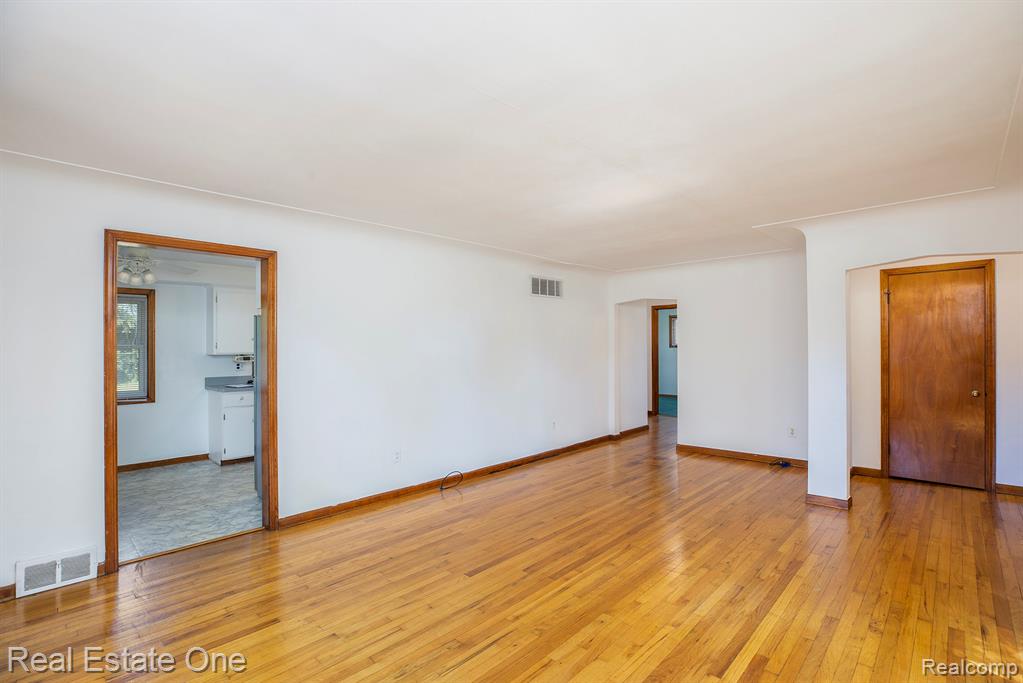 51341 Neumaier Drive, Shelby Twp, MI 48316 — Photo 7