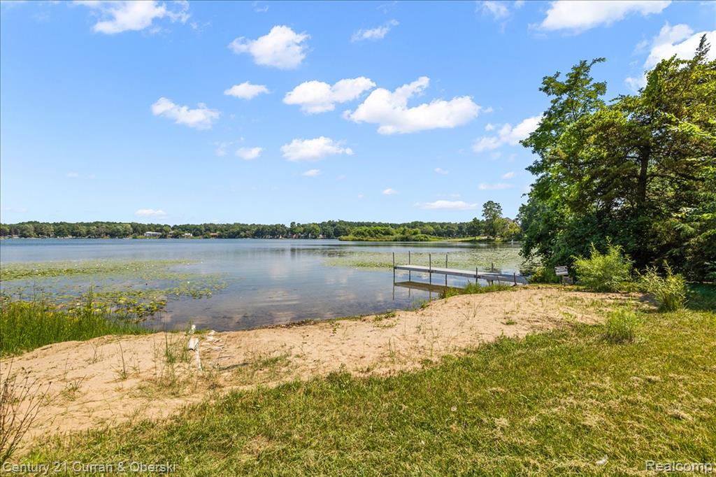 2770 Bogie Lake Road, White Lake, MI