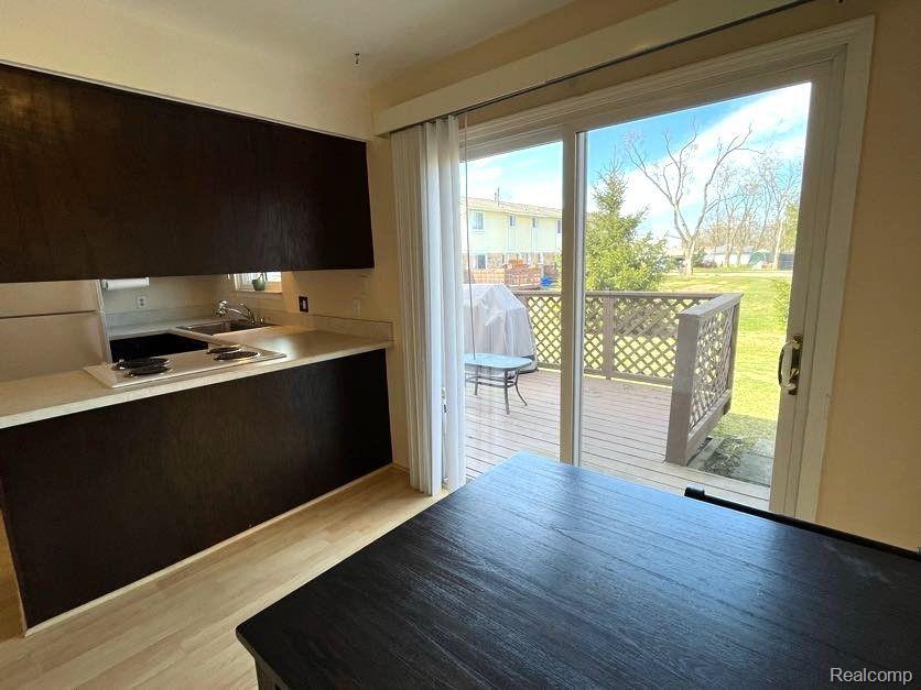 352 HAMPTON, South Lyon, MI 48178 — Photo 11