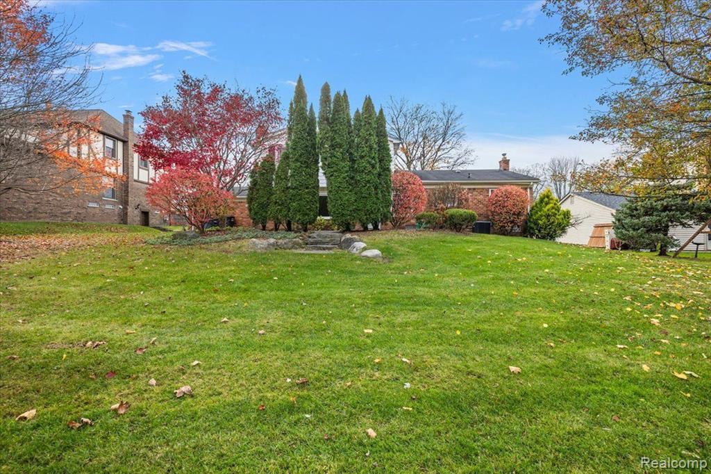 16490 OLD BEDFORD Road, Northville, MI 48168 — Photo 42