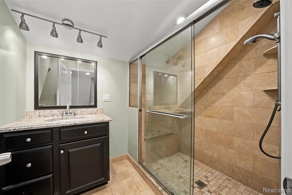 576 Brooks Avenue, Pontiac, MI 48340 — Photo 19