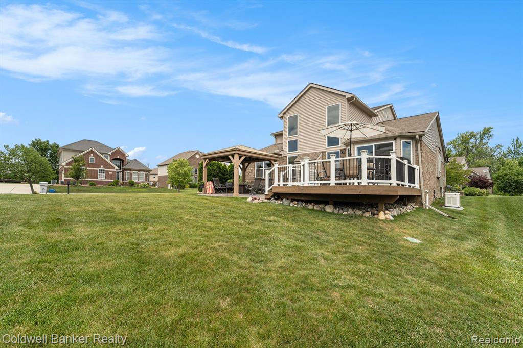 53643 VALLEYWOOD Drive, South Lyon, MI 48178 — Photo 26