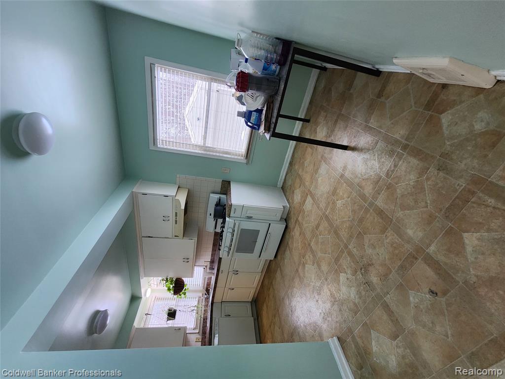 18925 Bentler Street, Detroit, MI 48219 — Photo 9