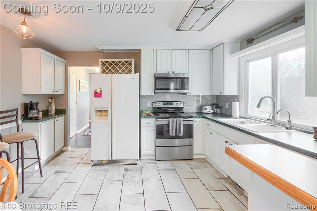 5241 Drayton Road, Clarkston, MI — Photo 12