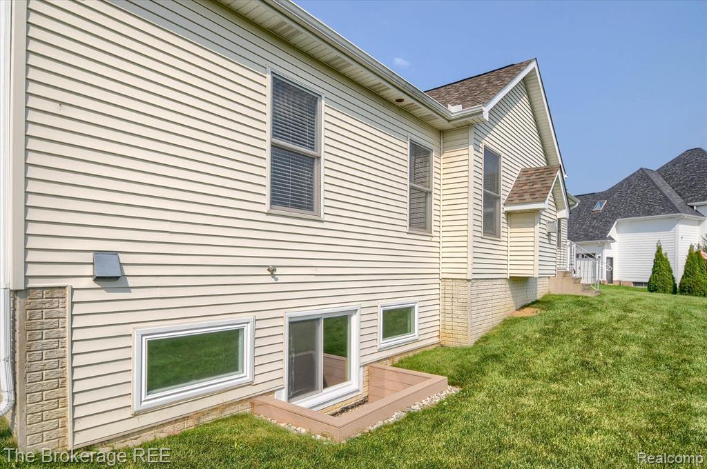 8441 MAPLEVIEW Drive, Davison, MI 48423 — Photo 5