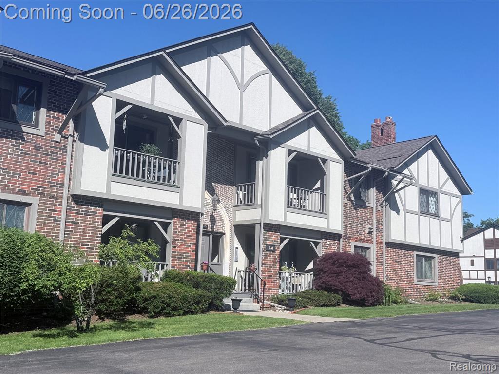 42160 Woodward Avenue, 7, Bloomfield Hills, MI 48304 — front exterior