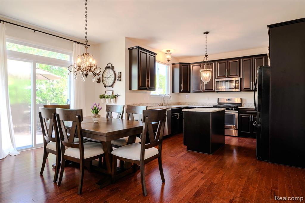 551 HUDSON Circle, South Lyon, MI 48178 — Photo 13