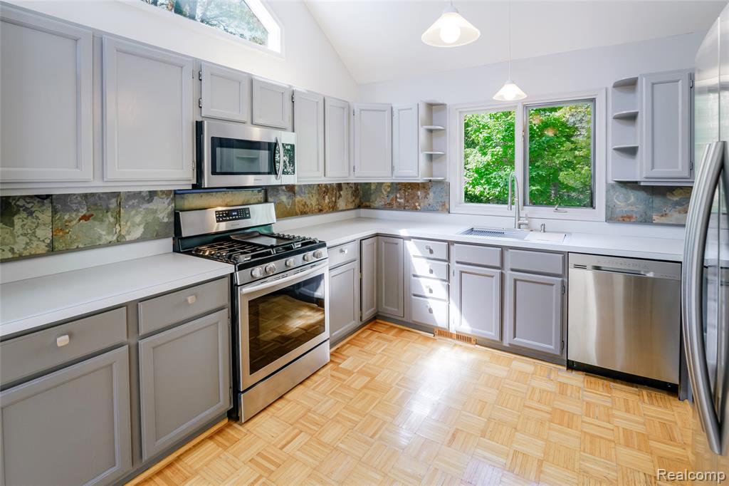 5105 Wah Ta Wah Drive, Clarkston, MI 48348 — Photo 12