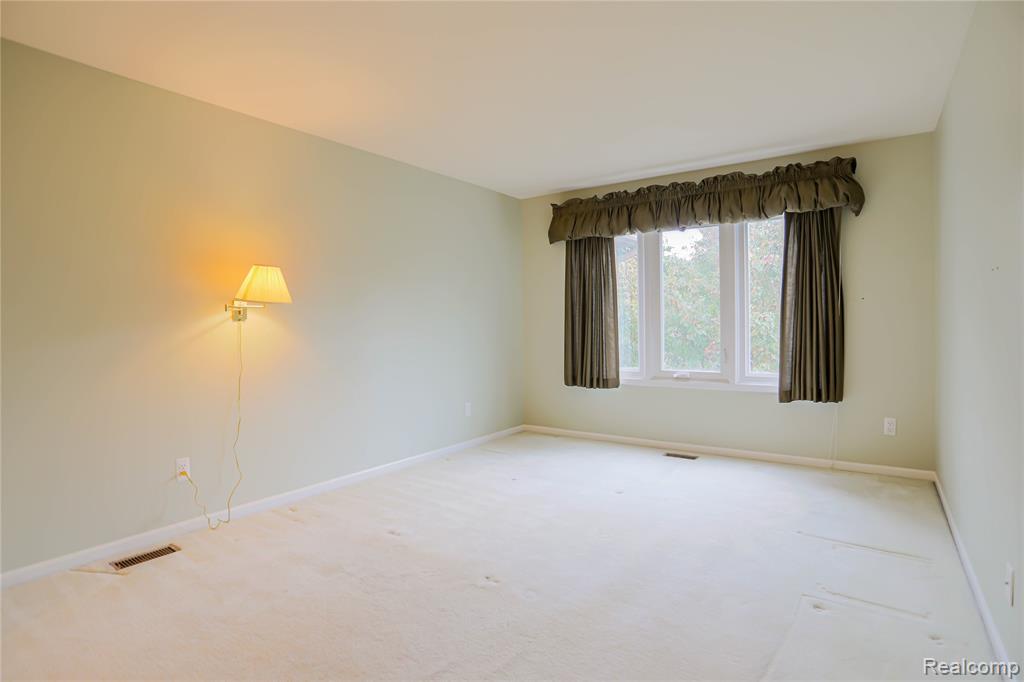 16768 Pearlcreek Court N, Macomb, MI 48042 — Photo 38
