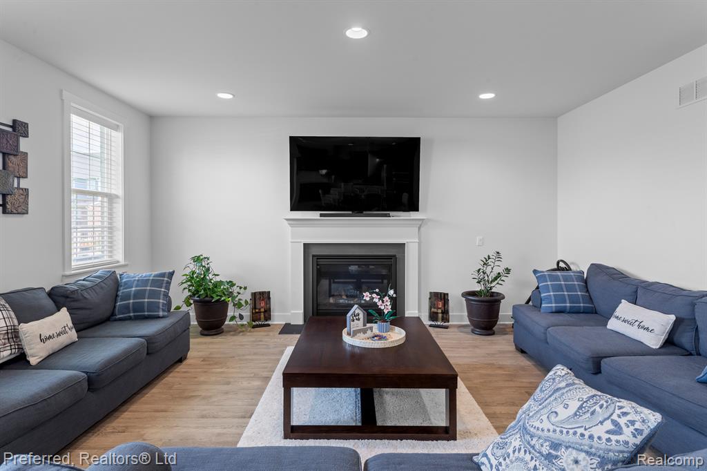 50800 MAYWOOD, Canton, MI 48188 — Photo 21
