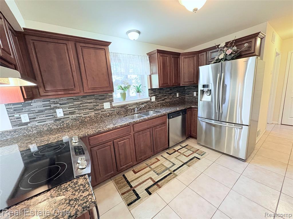 6178 Elarz Drive, Troy, MI 48085 — Photo 6
