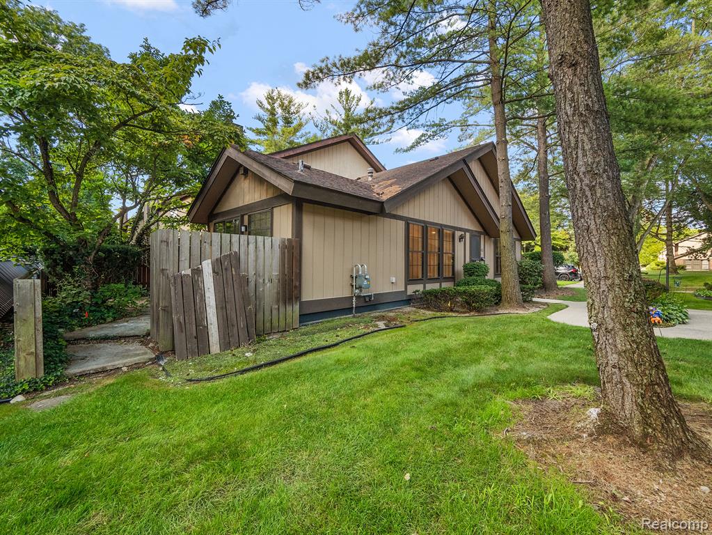 25167 GREENBROOKE Drive, Southfield, MI 48033 — Photo 5