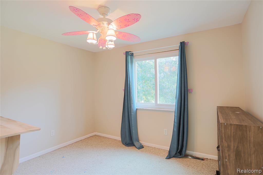 7014 Marco Drive, Waterford, MI 48327 — Photo 36